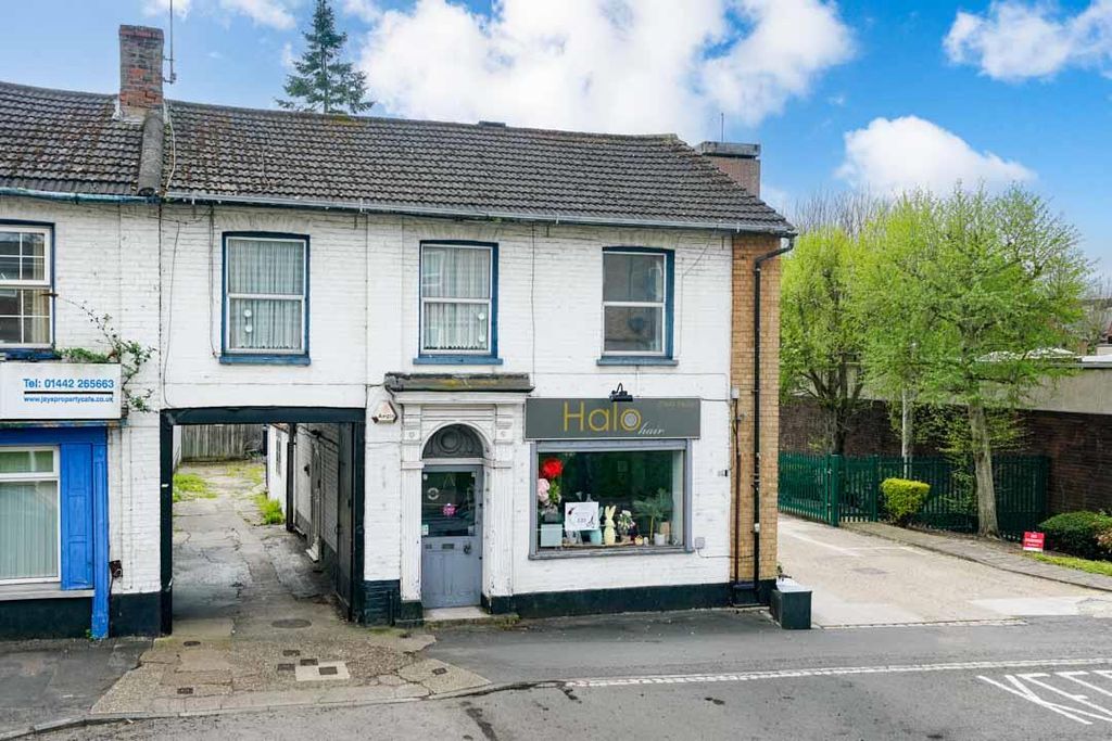 Property photo 1 of 11 52-Queensway-2.Jpg