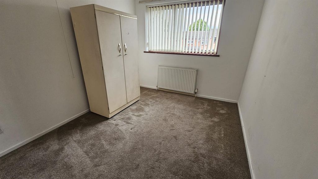 Property photo 3 of 12 0F14533d-97Bd-44Cb-9E8E-4c214d33B166.Jpeg