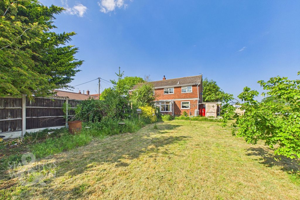 Property photo 2 of 21