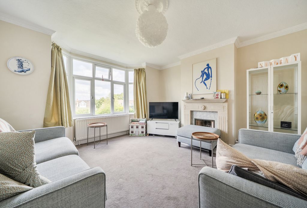 Property photo 2 of 15 Sitting Room