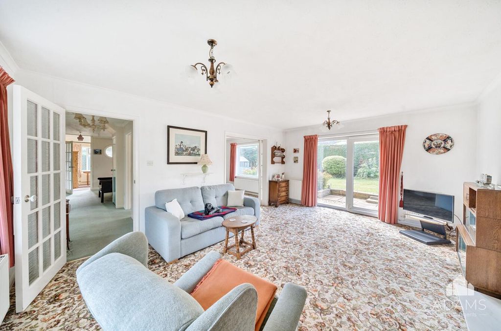 Property photo 3 of 17 Sitting Room