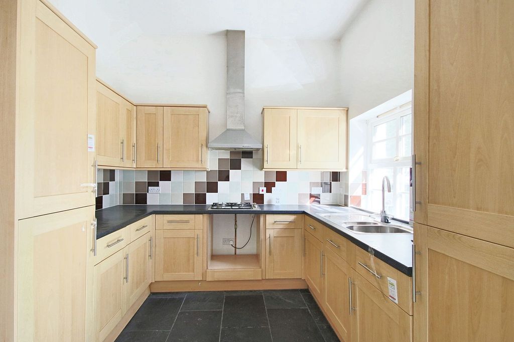 Property photo 2 of 18 Kitchen