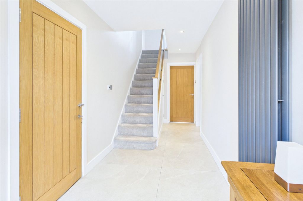 Property photo 3 of 30 Picture No. 13