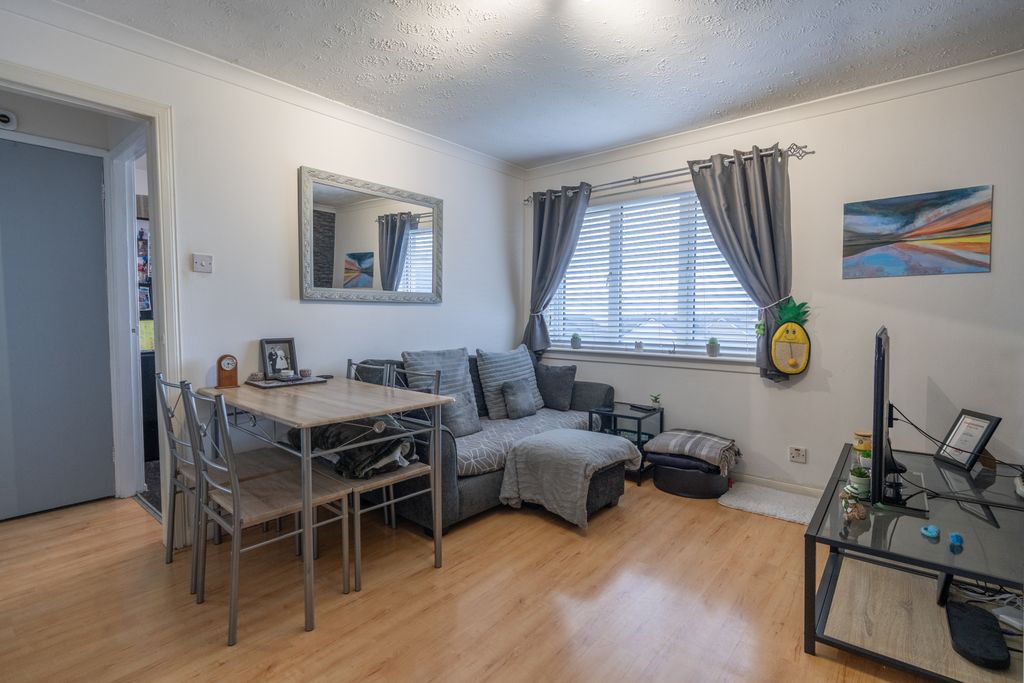 Property photo 3 of 28 Gallery