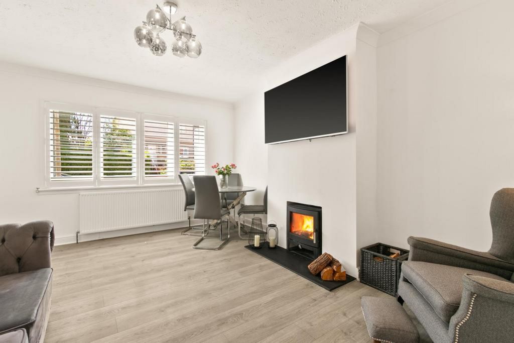 Property photo 2 of 23