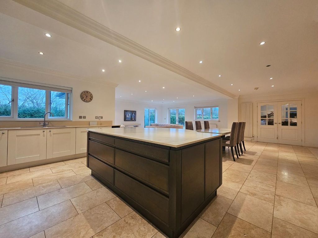 Property photo 3 of 50 Live In Dining Kitchen