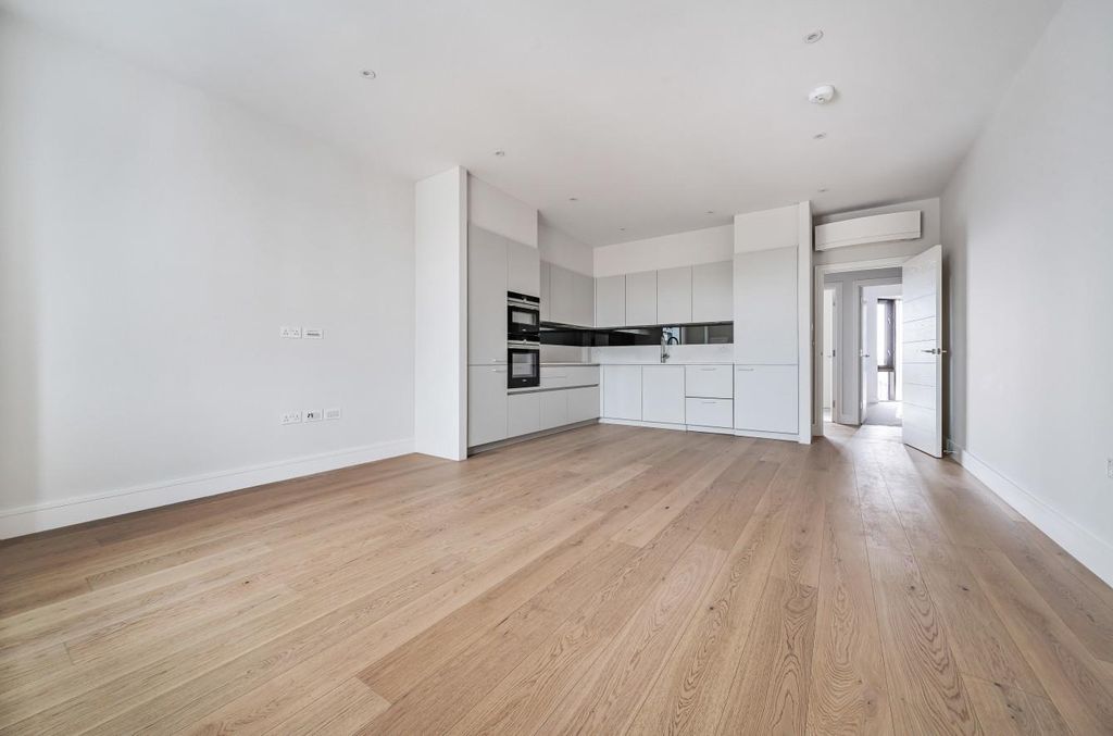 Property photo 3 of 10 Davidson Frost-Wellings, Dfw, Finchley Road, Londo