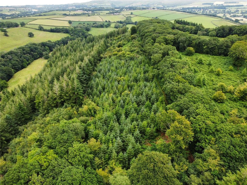 Property photo 2 of 8 Woodlands