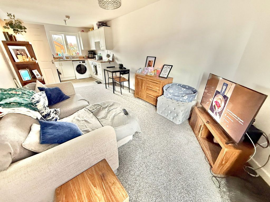 Property photo 2 of 11