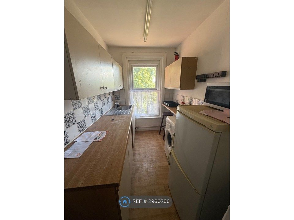Property photo 1 of 7 Kitchen