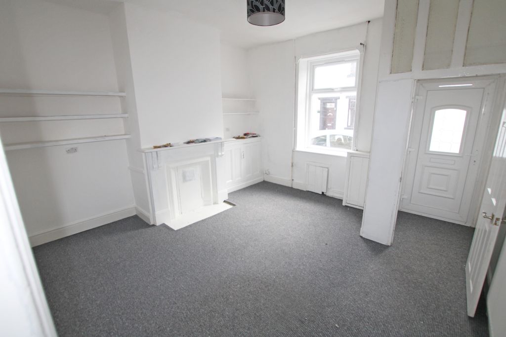 Property photo 2 of 8 2
