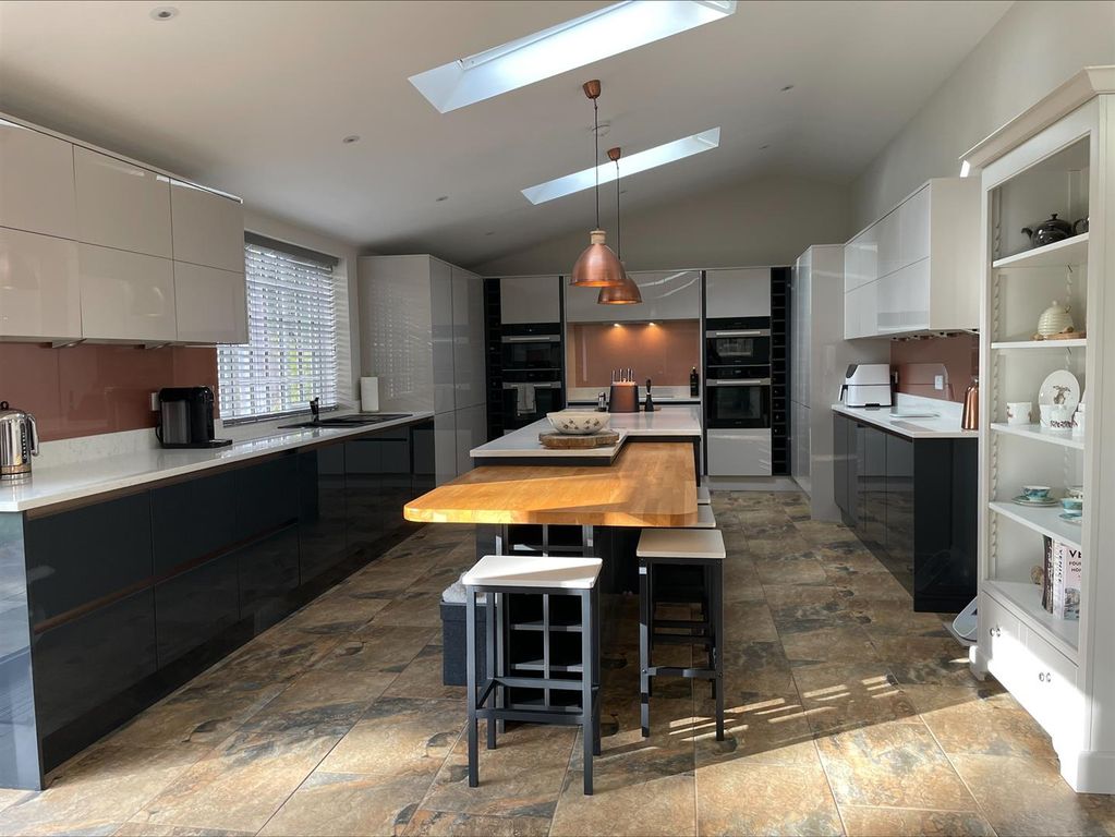 Property photo 2 of 22 D2DCC6A2.Jpeg