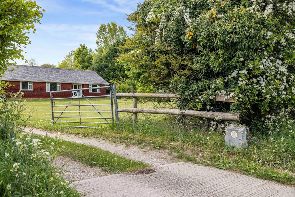 Property photo 2 of 16 Image
