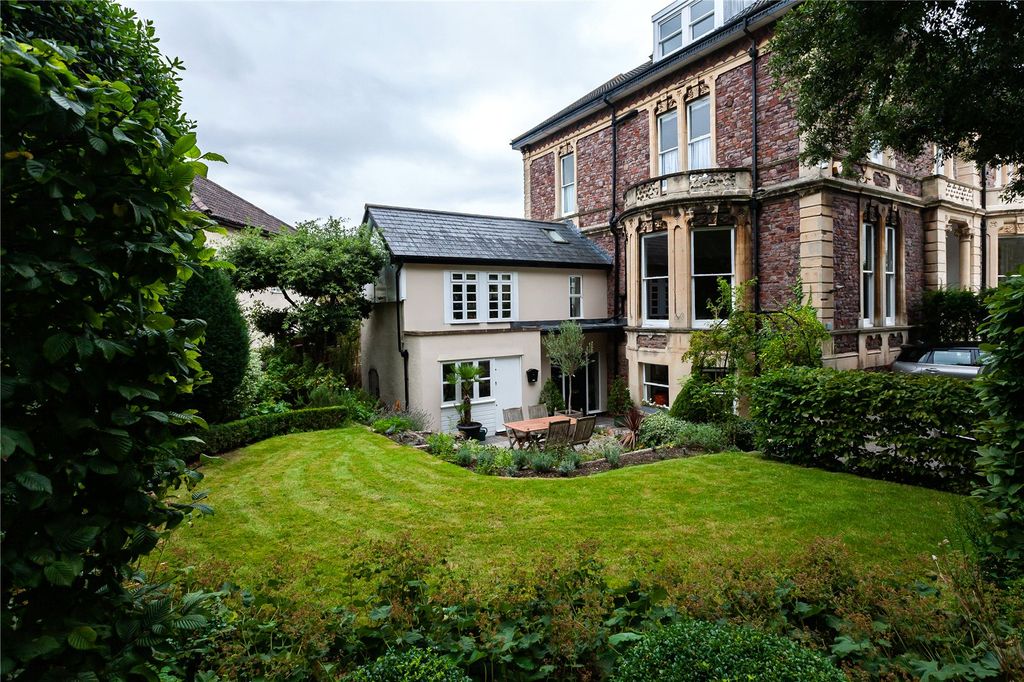 Property photo 3 of 25 Picture No. 13