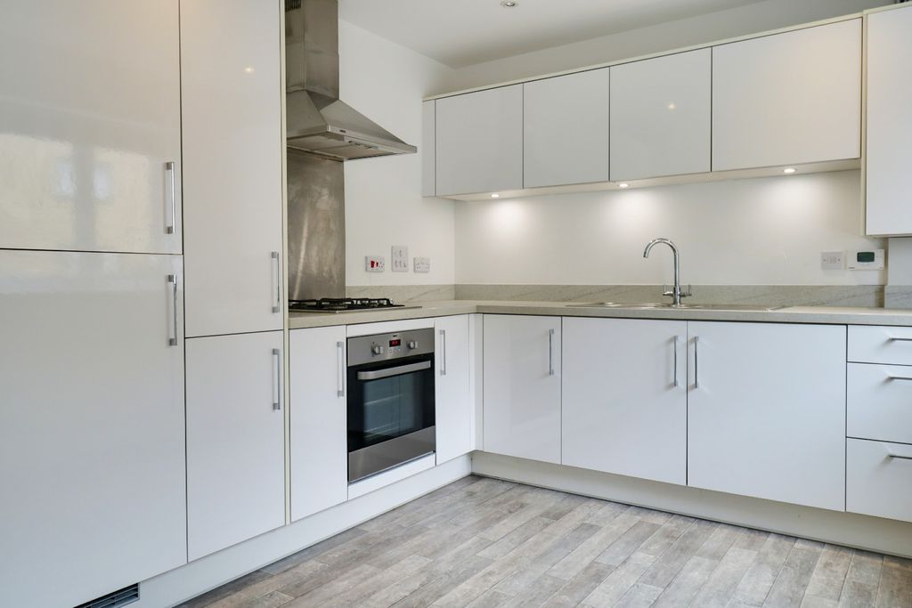 Property photo 2 of 19 4970712