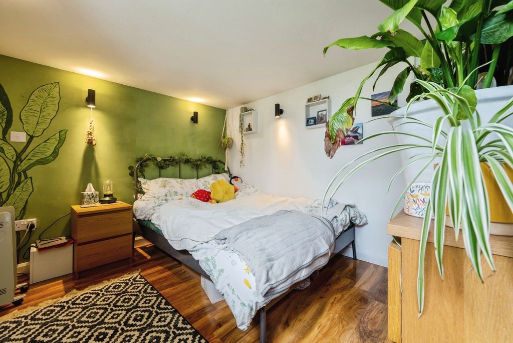 Property photo 3 of 20 Pbox-Img.Jpg