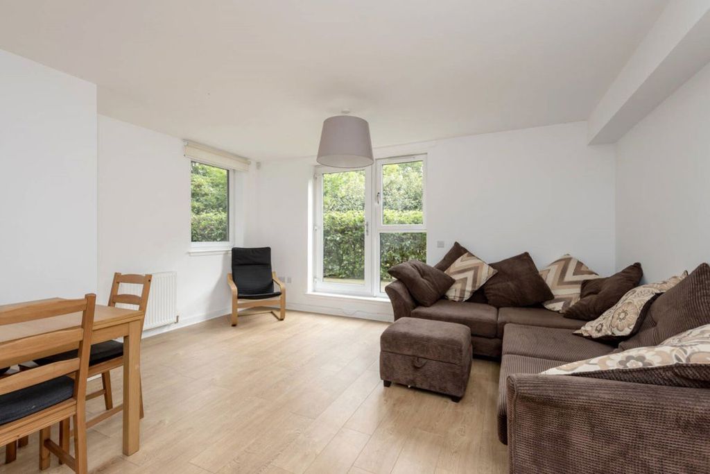 Property photo 3 of 28