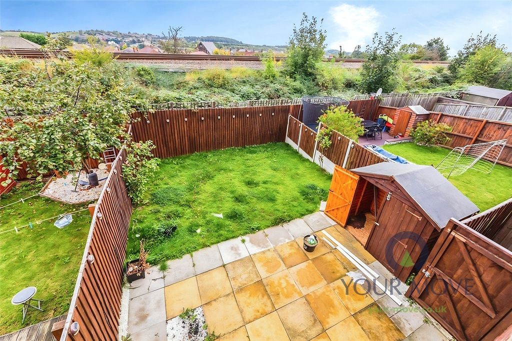 Property photo 2 of 8 External