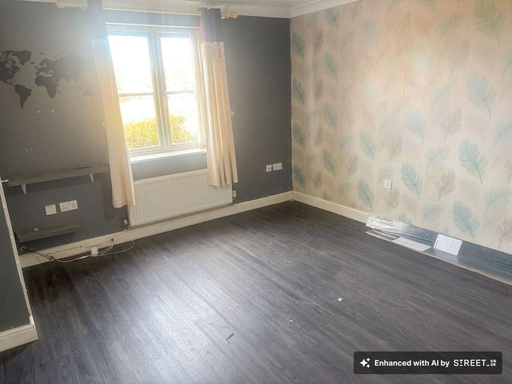 Property photo 3 of 24