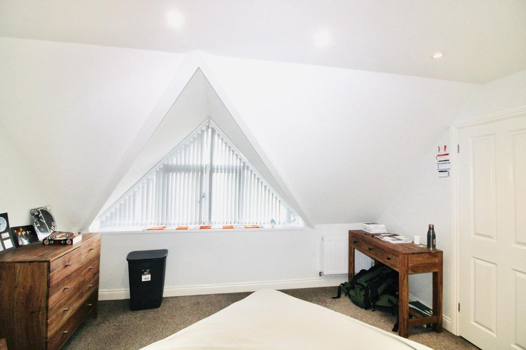 Property photo 2 of 16 Bedroom 2