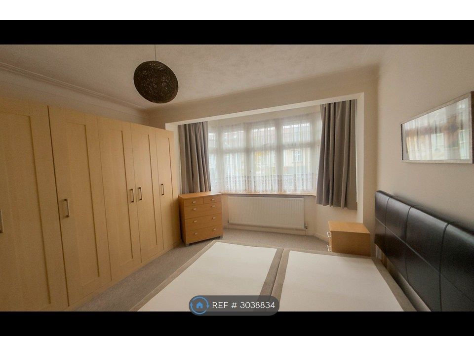 Property photo 3 of 25