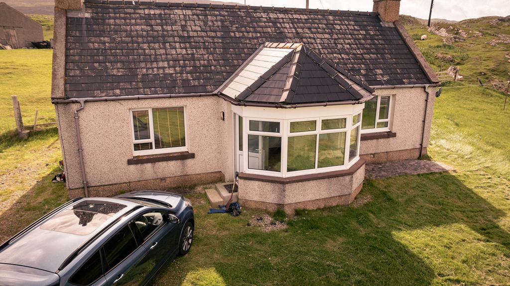 Property photo 2 of 39