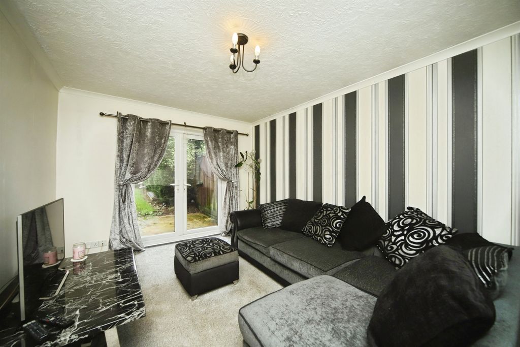 Property photo 3 of 15