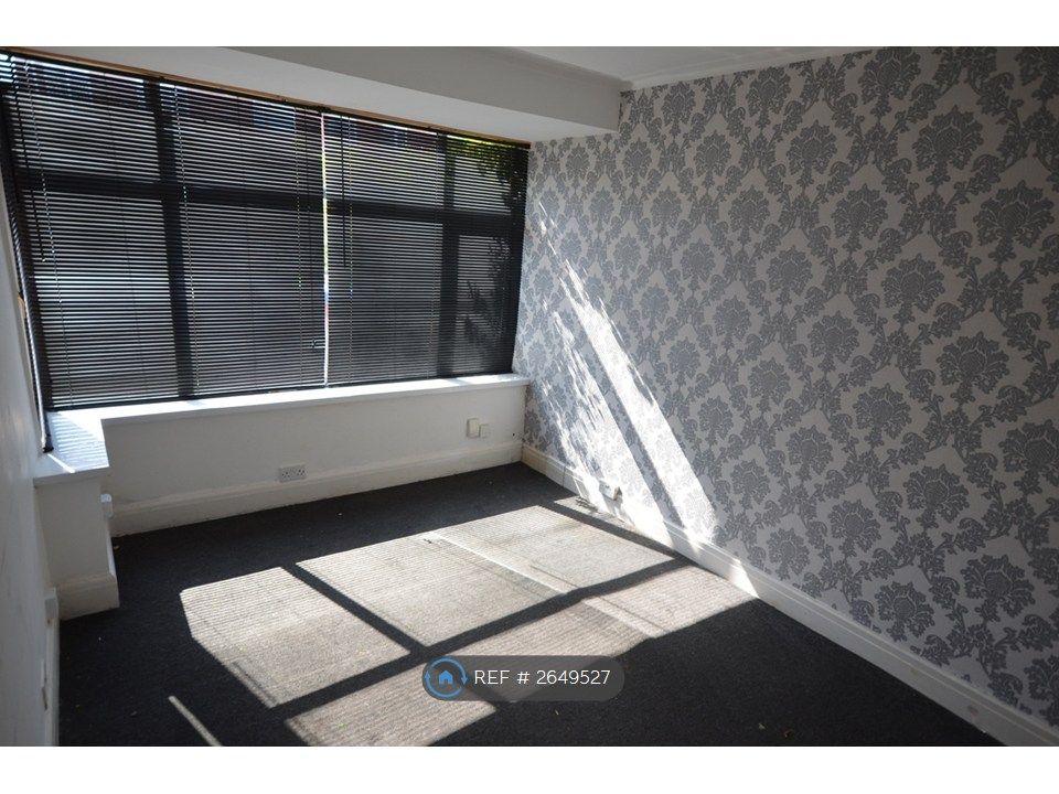 Property photo 2 of 17 Living Room