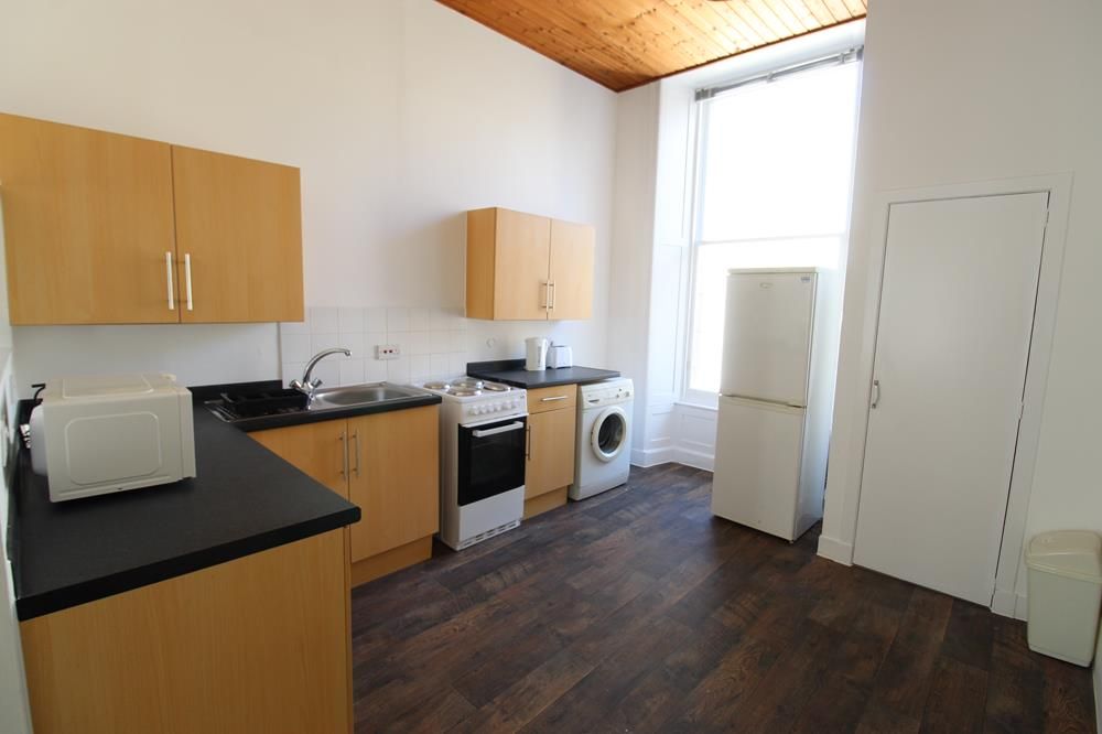 Property photo 2 of 4 Kitchen