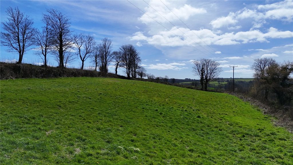 Property photo 2 of 12 Picture No. 11