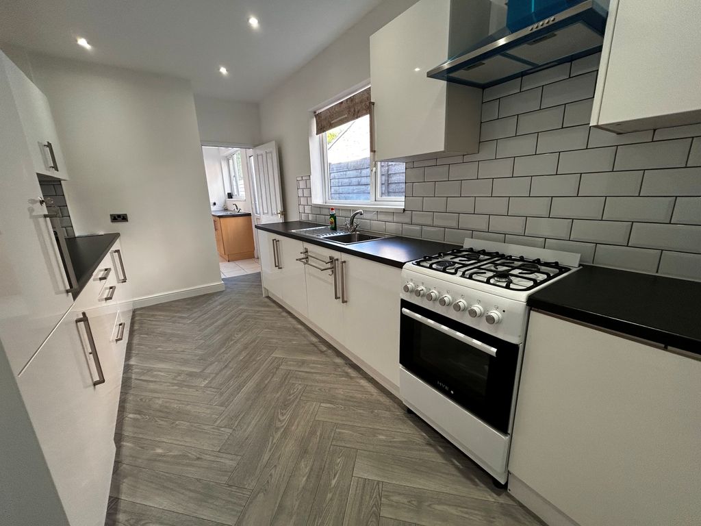 Property photo 3 of 15 Kitchen