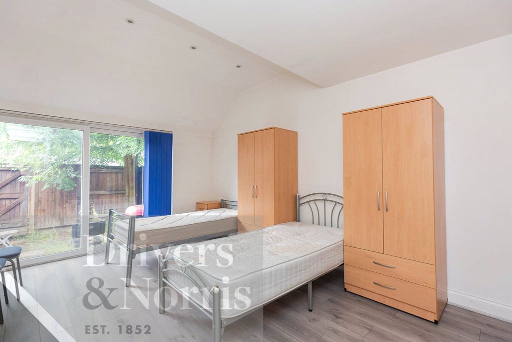 Property photo 3 of 9 Picture No. 09