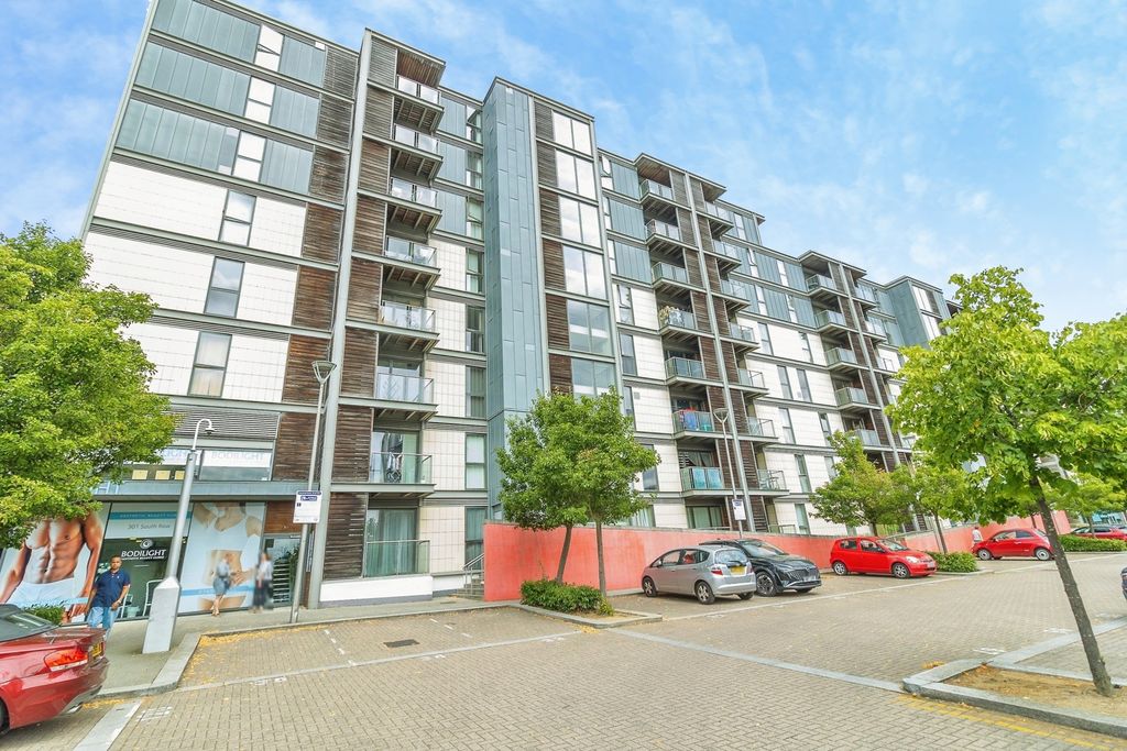 Property photo 2 of 16 Pbox-Img.Jpg