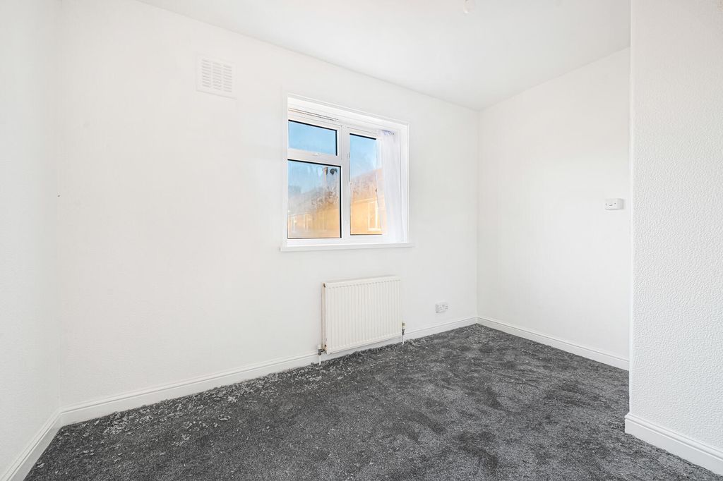 Property photo 2 of 11 Bedroom