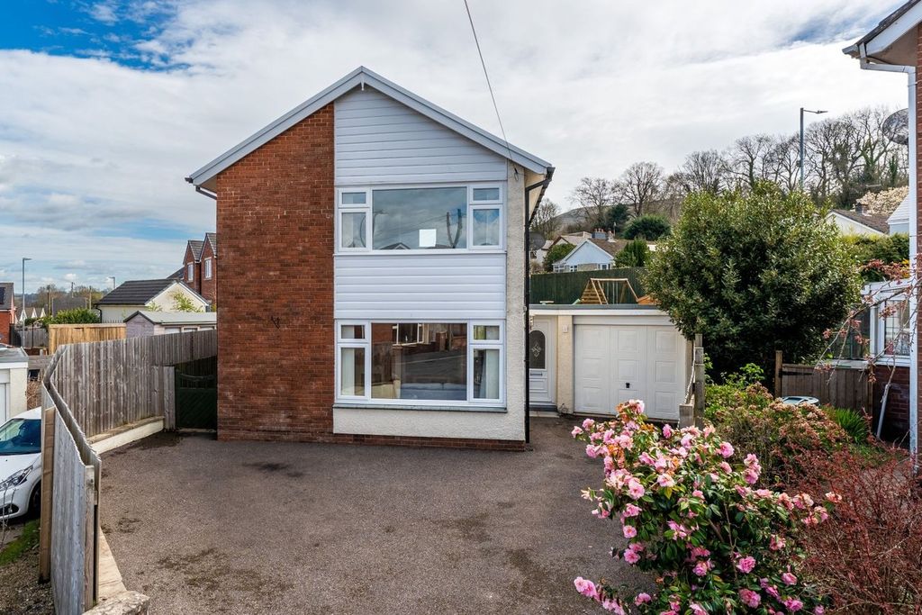 Property photo 1 of 22