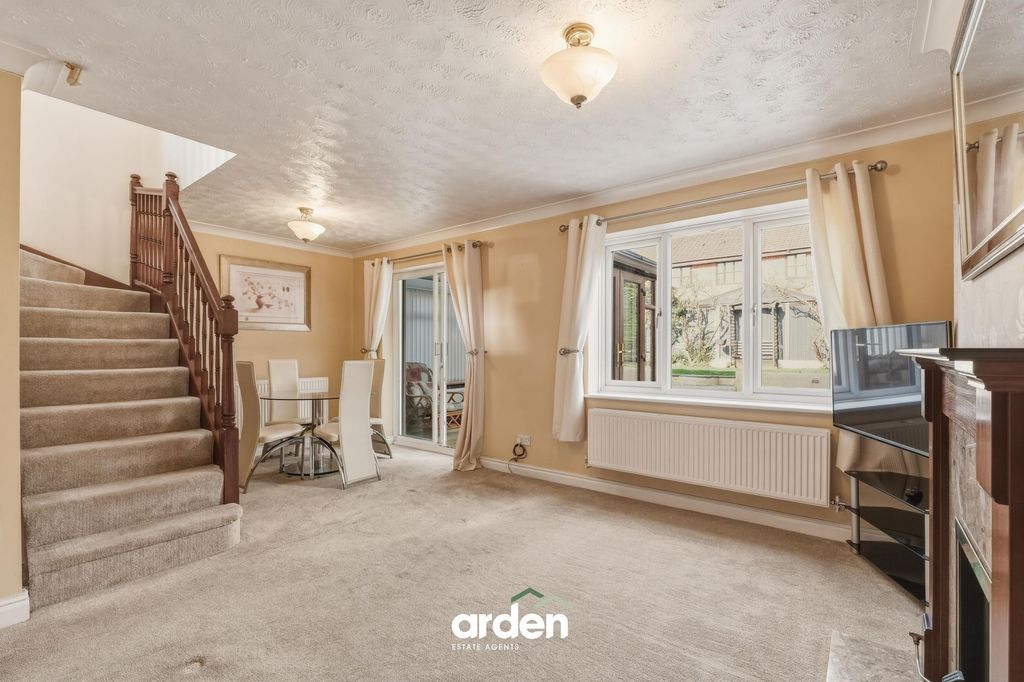 Property photo 3 of 11