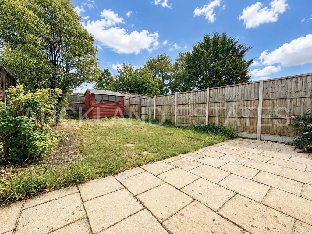 Property photo 2 of 19 Image00006