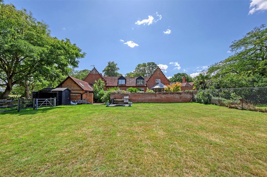 Property photo 1 of 20 Gardens