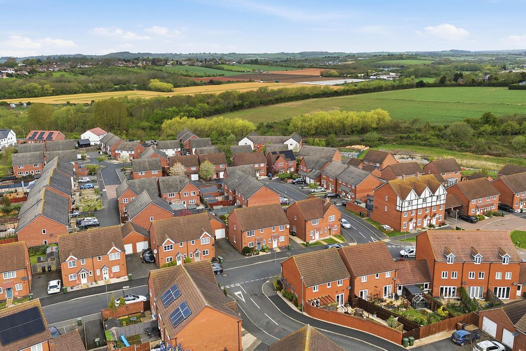 Property photo 2 of 29 Exterior