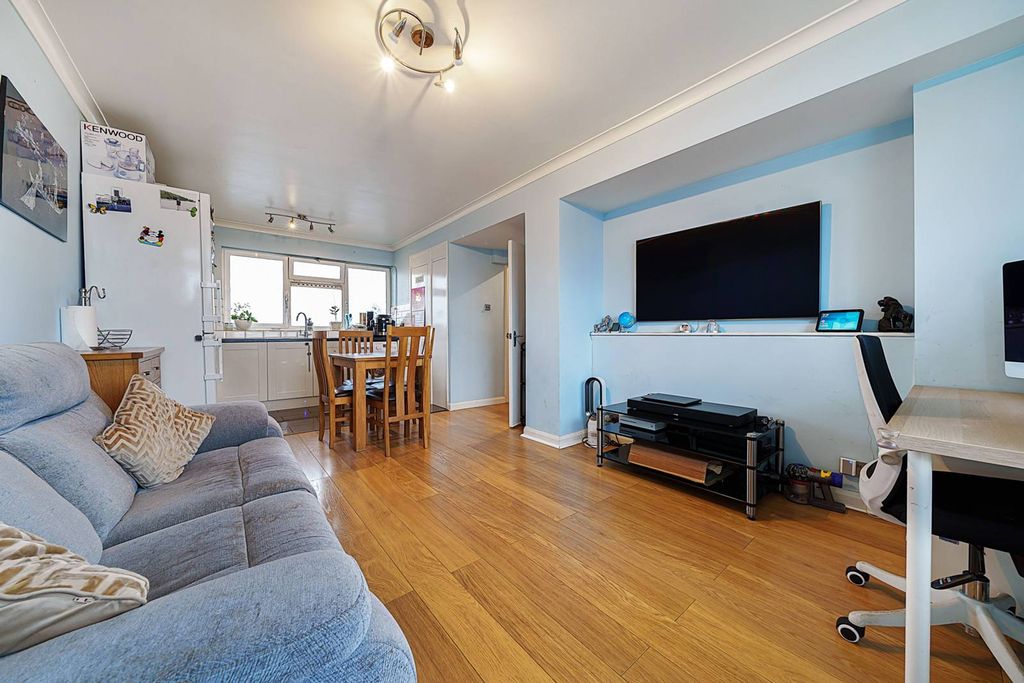 Property photo 2 of 19