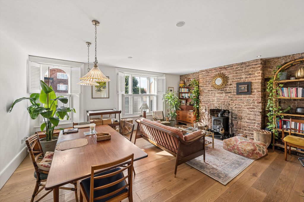 Property photo 1 of 17 Image