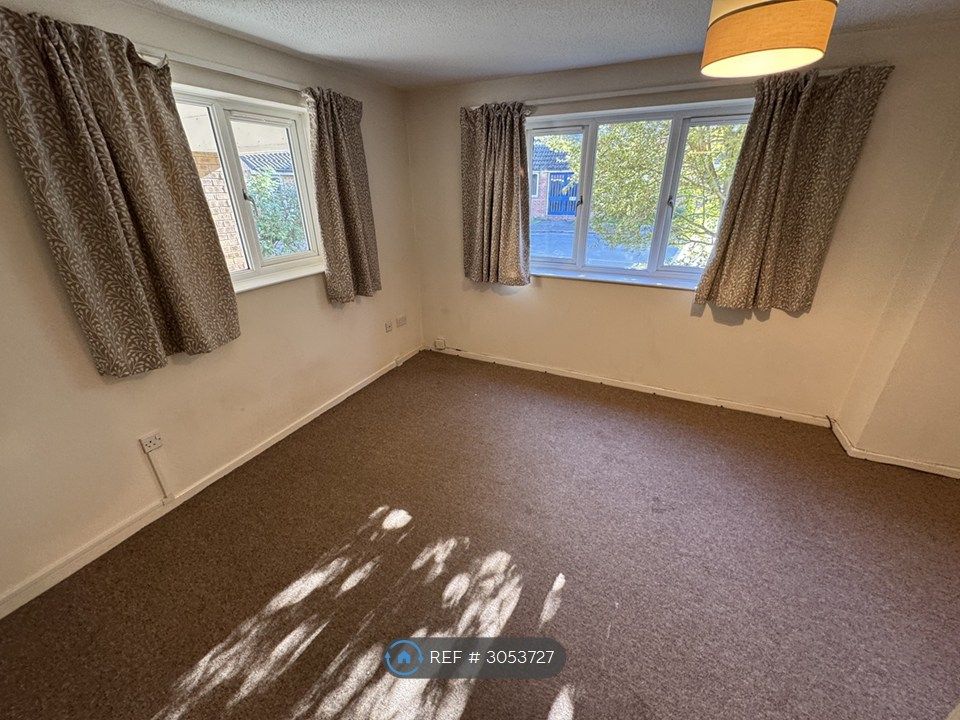 Property photo 2 of 10 Lounge