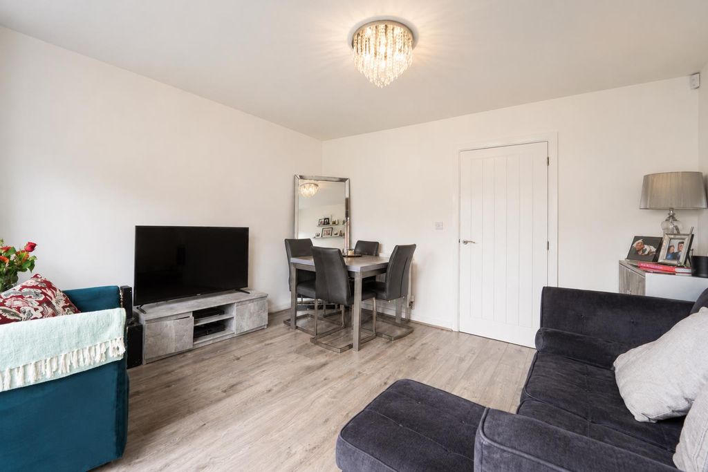Property photo 3 of 15 J (3).Png