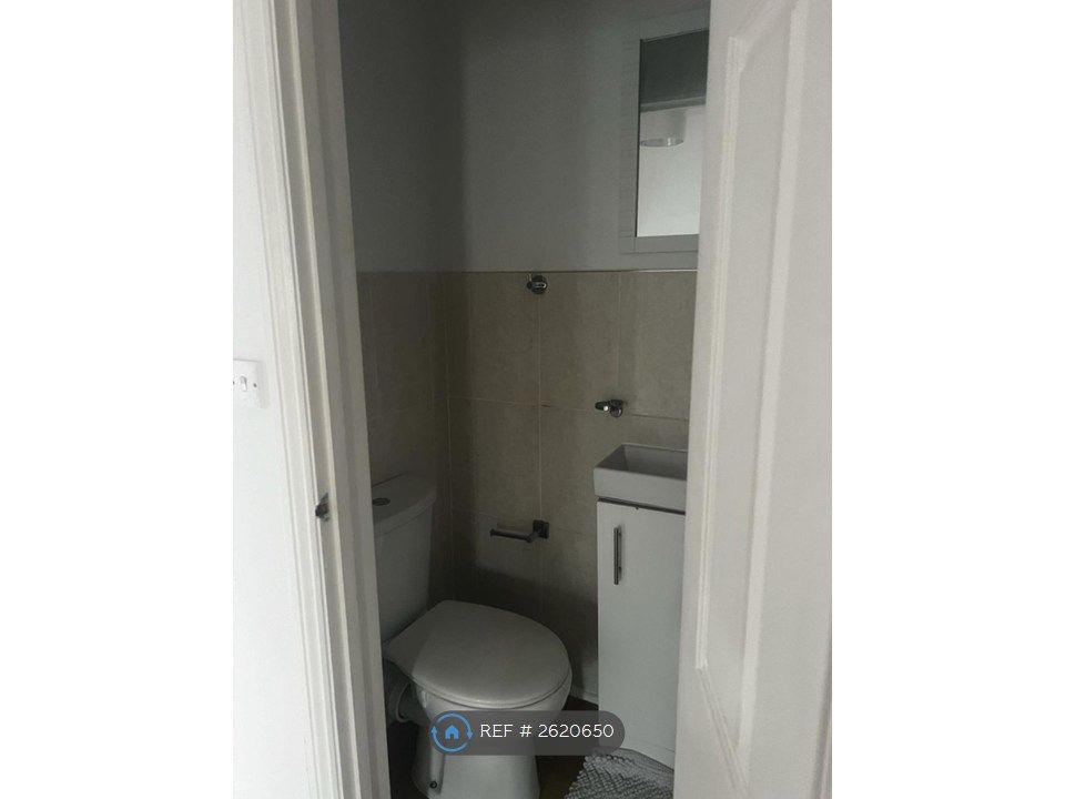 Property photo 2 of 3