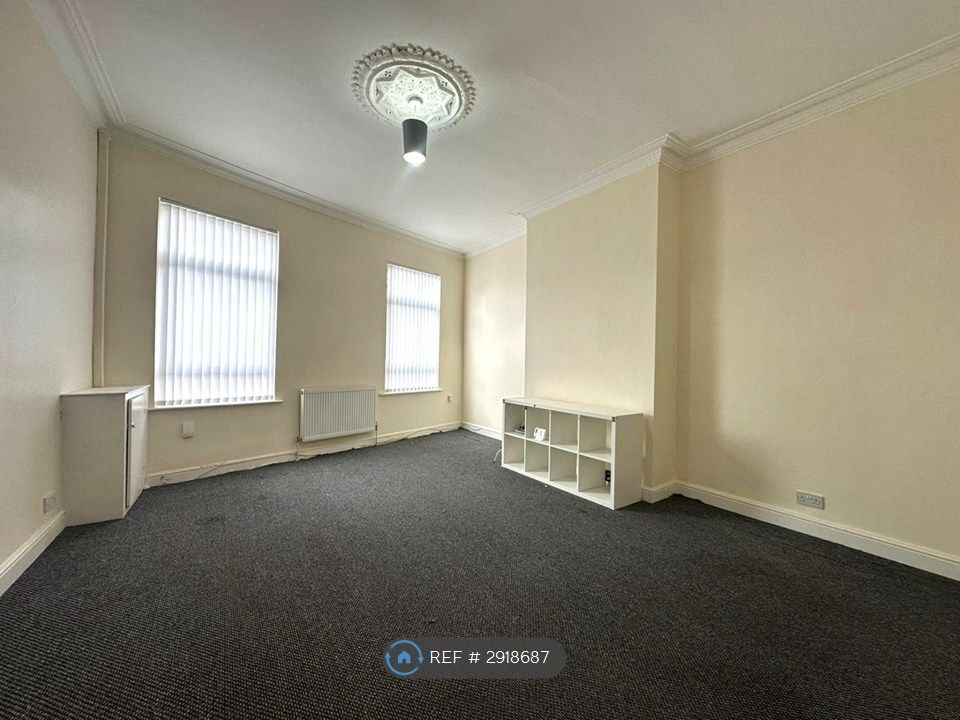 Property photo 2 of 8 Living Room