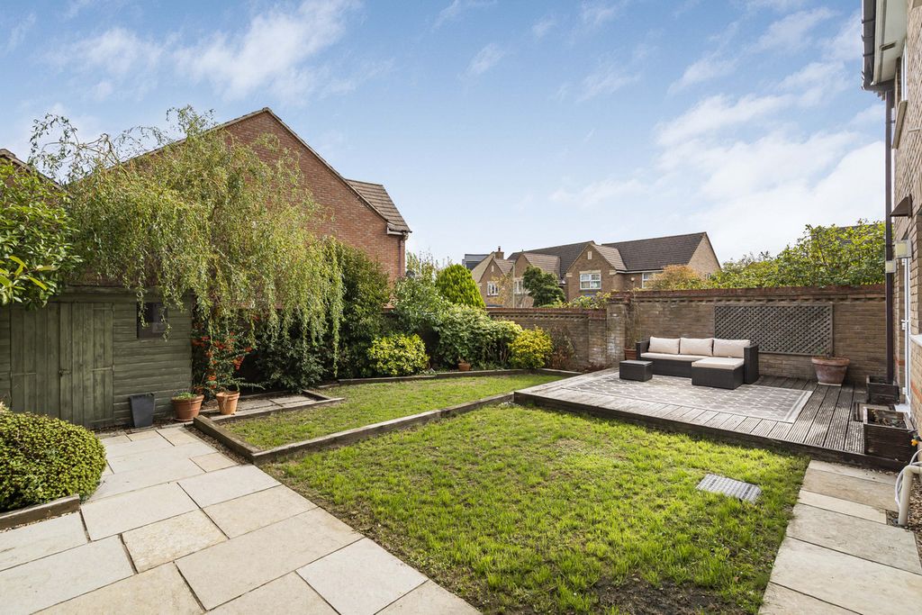 Property photo 3 of 44