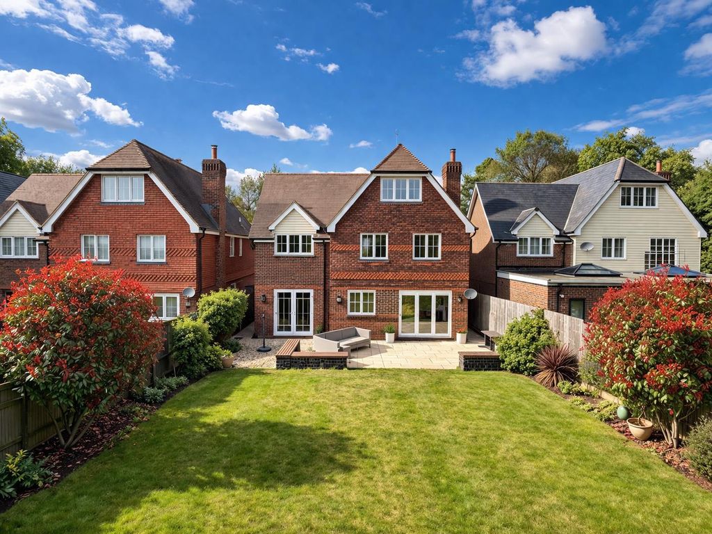 Property photo 2 of 28