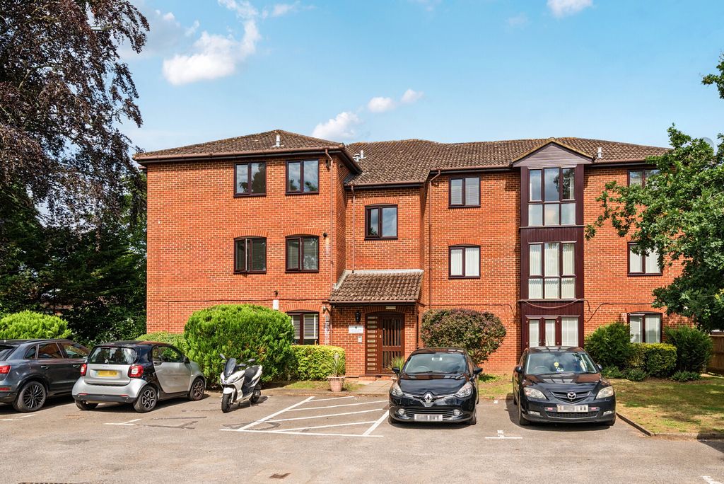 Property photo 1 of 12 1479761-3-6A31151...