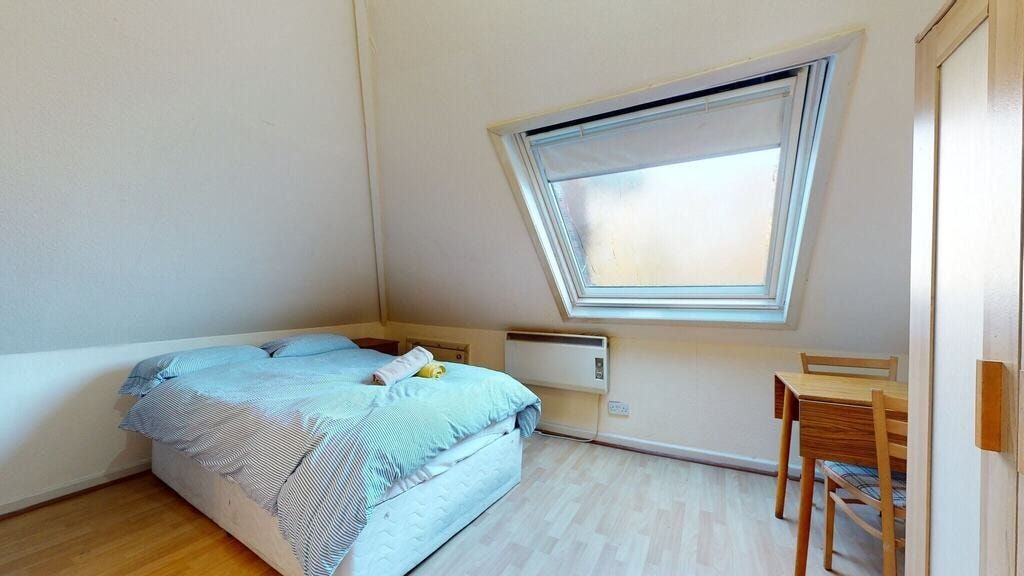 Property photo 1 of 5