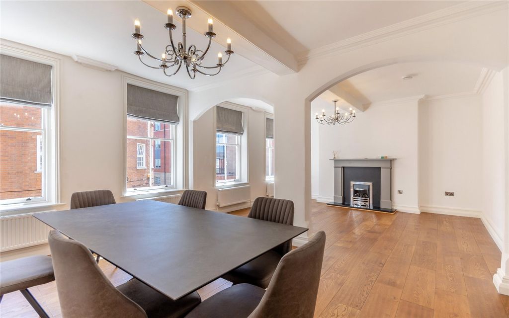 Property photo 3 of 21 Dining Area